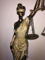 53cm Skulptur Justitia Göttin der Gerechtigkeit Figur im Antik-Stil 